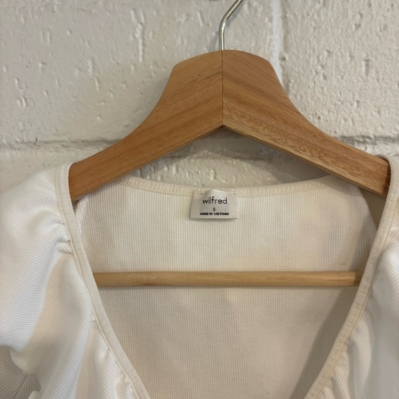 Aritzia Wilfred Danette Ruffle Cropped Ribbed T-Shirt - Picture 2 of 4